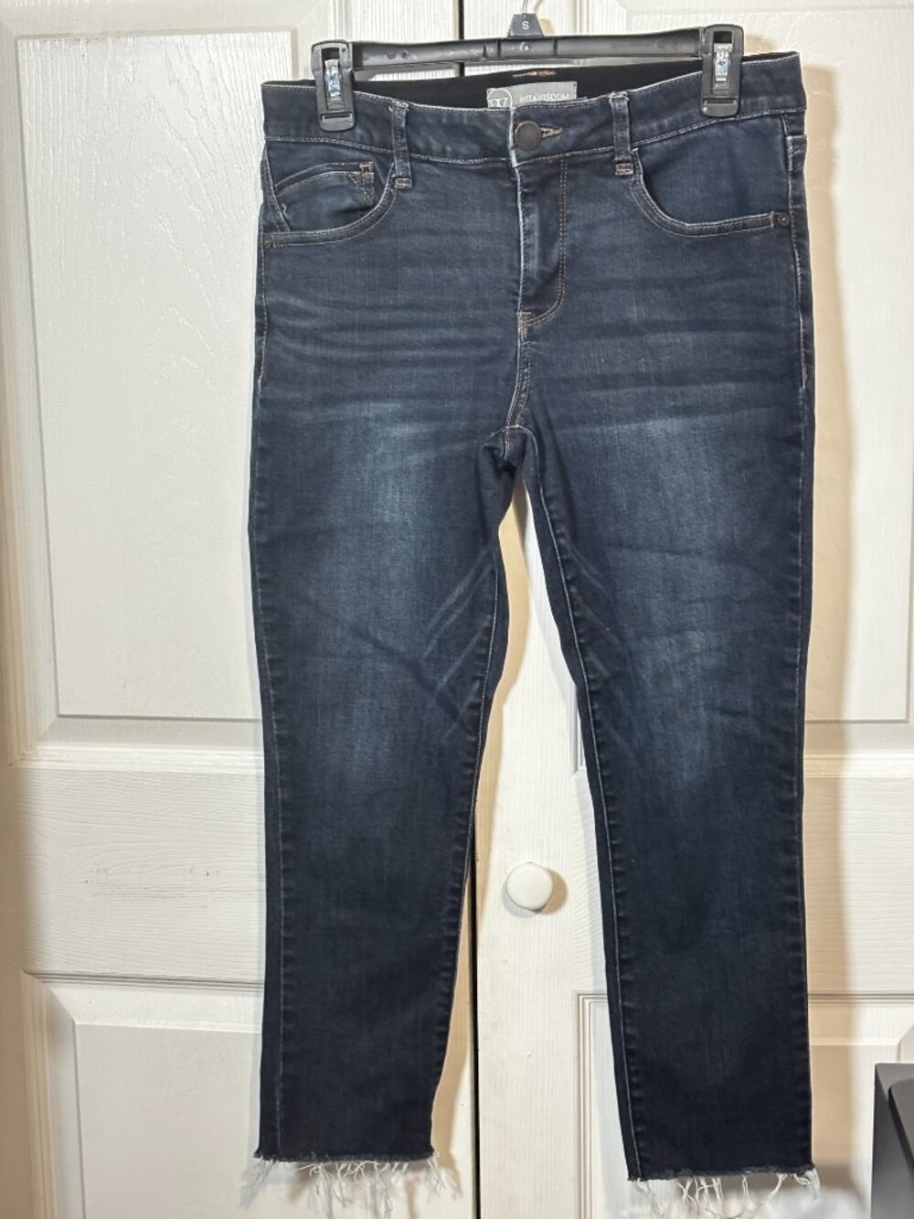 Wit & Wisdom Womens Jeans Size 6P Stretch Med Wash Denim Blue Frayed